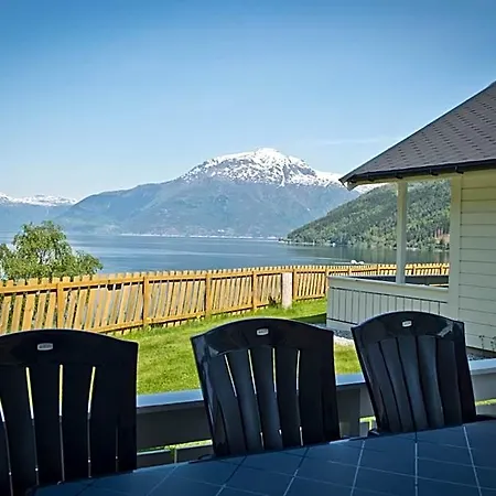 Kinsarvik Hotel *